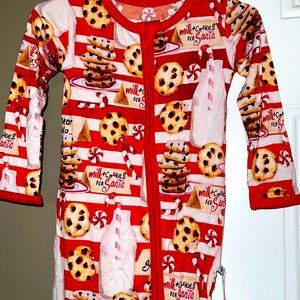 NWT - Santa’s Milk and Cookies bamboo zippy Christmas